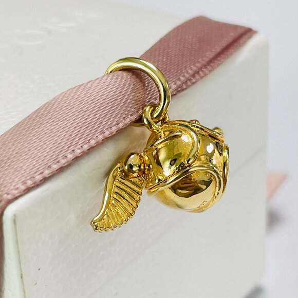 Pandora Harry Potter, Golden Snitch Pendant - Picture 5 of 8